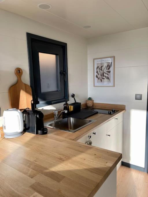 Tiny House With Sauna & Jacuzzi Near Amsterdam Vijfhuizen Екстериор снимка