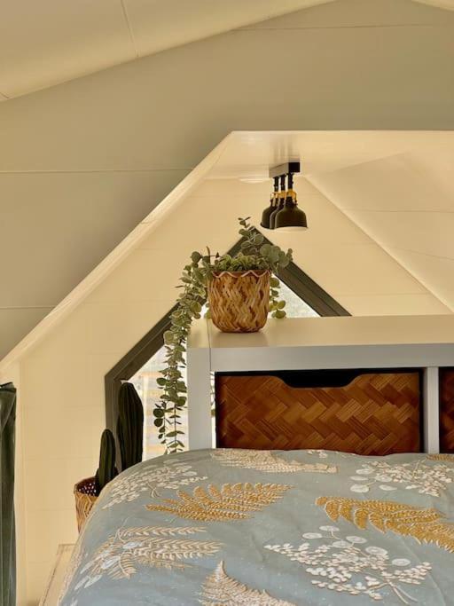 Tiny House With Sauna & Jacuzzi Near Amsterdam Vijfhuizen Екстериор снимка