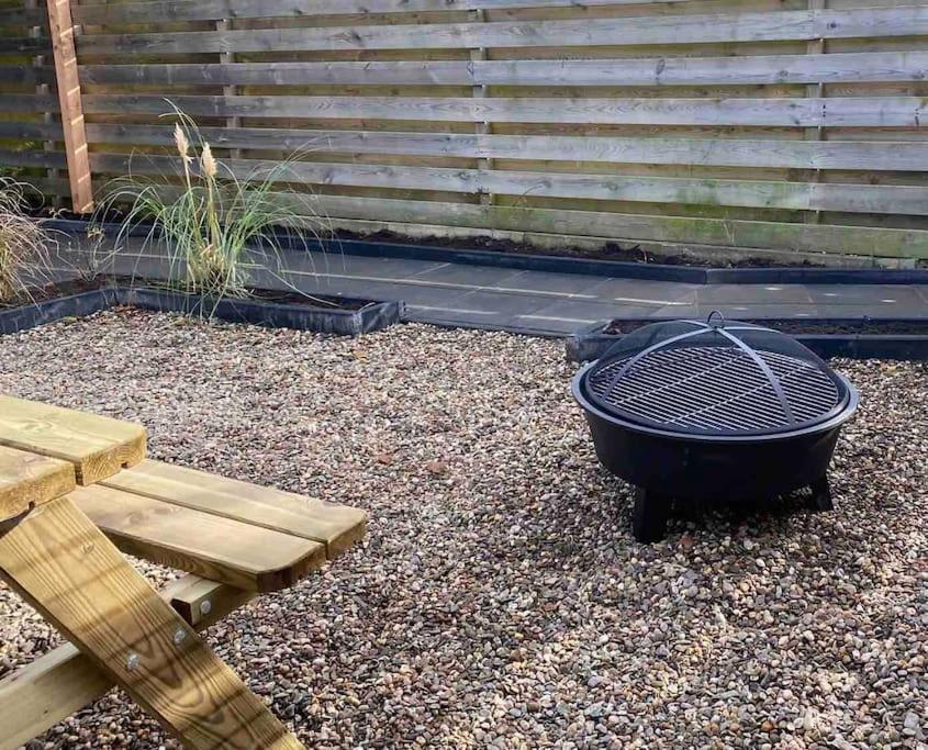 Tiny House With Sauna & Jacuzzi Near Amsterdam Vijfhuizen Екстериор снимка