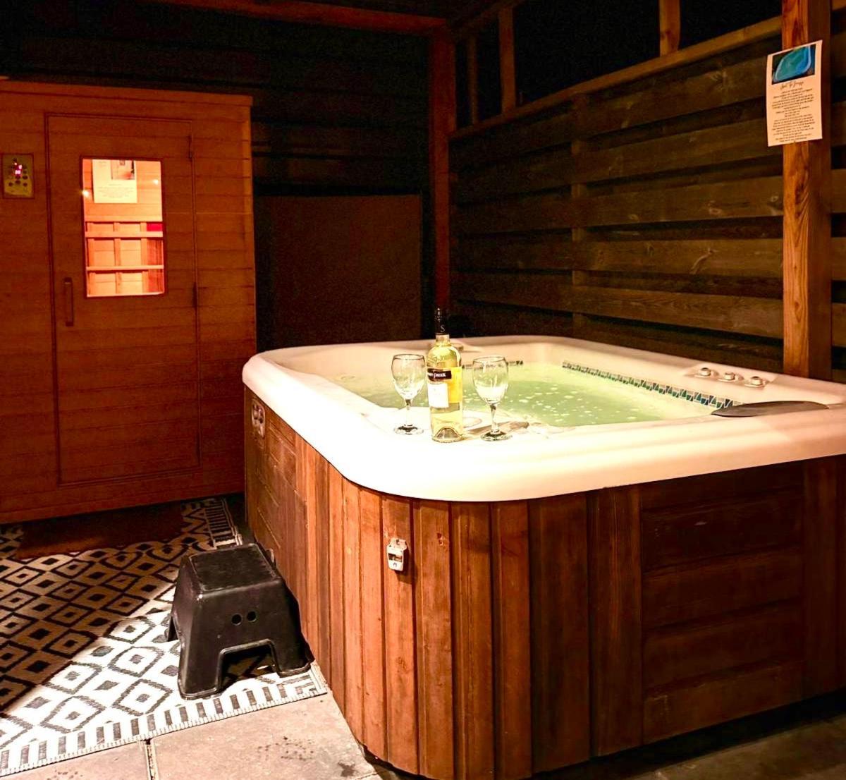 Tiny House With Sauna & Jacuzzi Near Amsterdam Vijfhuizen Екстериор снимка