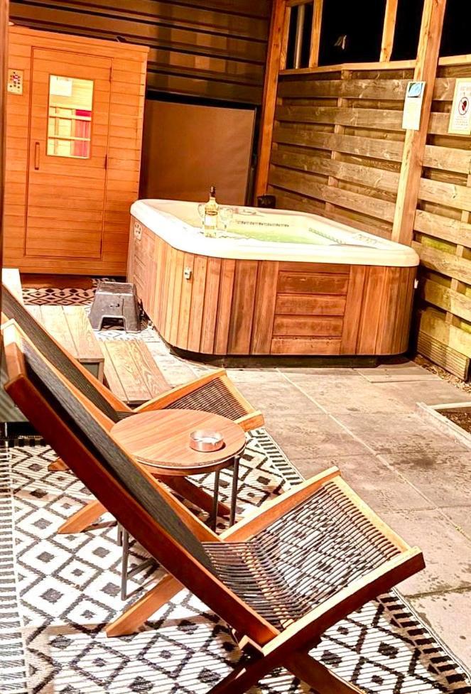 Tiny House With Sauna & Jacuzzi Near Amsterdam Vijfhuizen Екстериор снимка