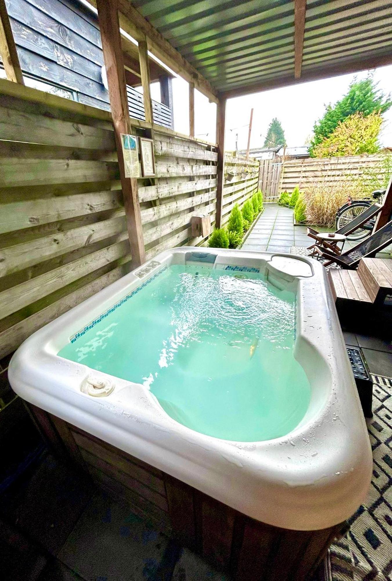 Tiny House With Sauna & Jacuzzi Near Amsterdam Vijfhuizen Екстериор снимка